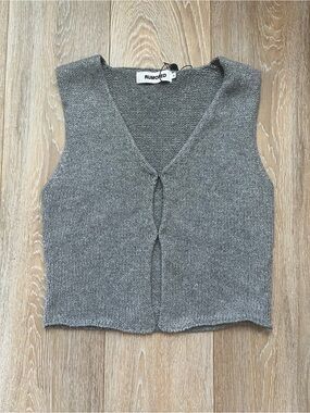 Rumored Heather Gray Knit V-Neck Vest